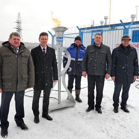 В. Сипягин открывает межпоселковый газопровод в с. Мошок Судогодского района.