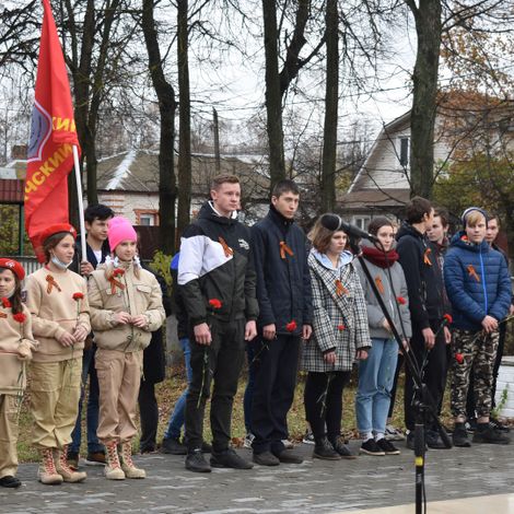 Киржачские юнармейцы в торжественном строю.