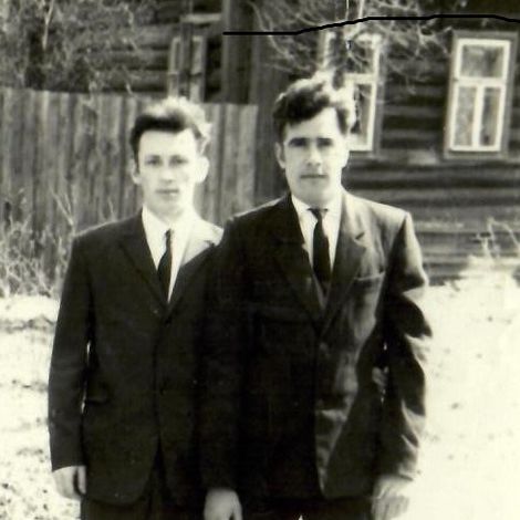 А. Г. Пономарев (справа).
